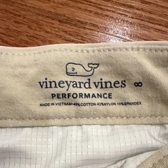 Vineyard Vines Boys Performance  Khaki Shorts size 8 - Picture 2 of 3